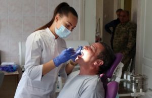 Нові зуби безкоштовно — для учасників бойових дій
