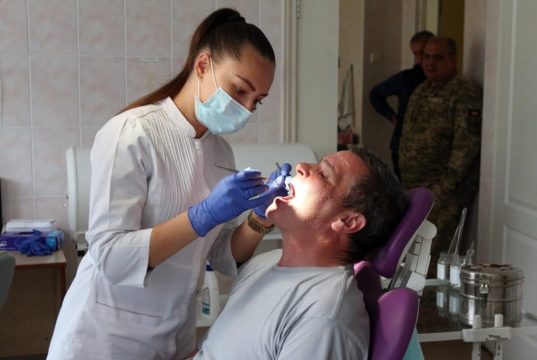 Нові зуби безкоштовно — для учасників бойових дій