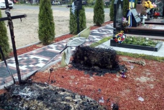В Ірпені обгоріли могили героїв АТО: випадковість чи вандалізм?
