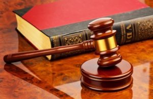Понад 1100 українських посадовців “погоріли” на корупції