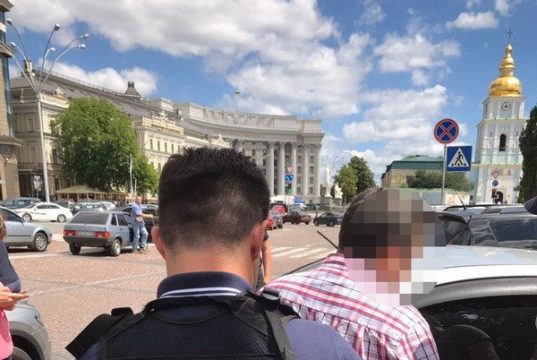 У Києві 04.07.2017 року на хабарі спіймали підполковника Нацполіції