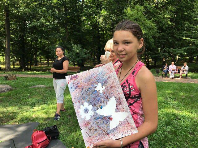 В Бучанському парку для дітей провели незвичайний майстер-клас з малювання