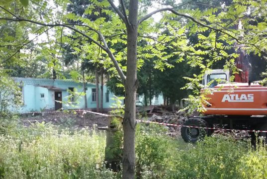 Буча зносять Пластуни