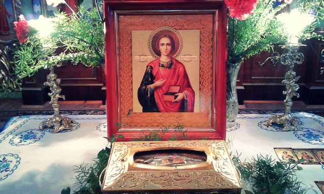 9 серпня православні християни святкують день пам'яті великомученика і цілителя Пантелеймона