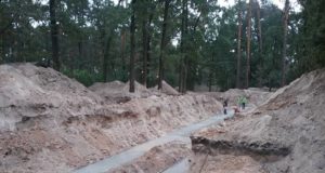 У Бучі на місці спорудження Пластового вишкільного центру звіряли “будівельні годинники”