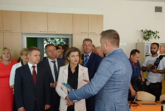 Перша леді України Марина Порошенко завітала до Бучанської ЗШ №3, де навчаються діти з особливими освітніми потребами