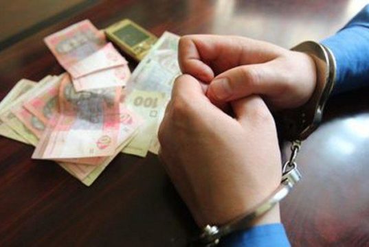 Ірпінські та тетіївські поліцейські вимагали гроші у громадян за непритягнення до кримінальної відповідальності