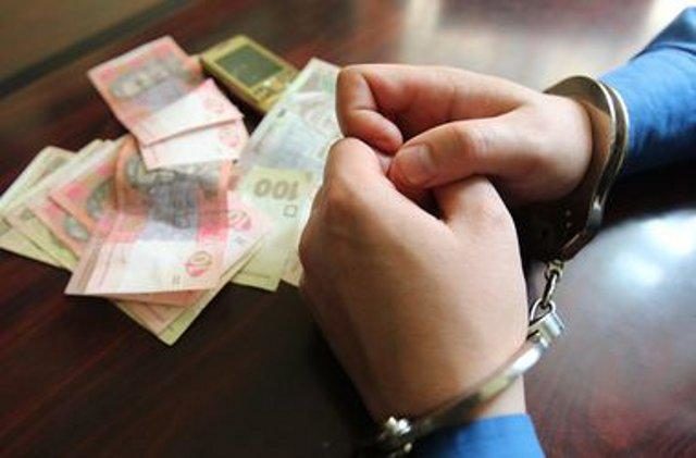Ірпінські та тетіївські поліцейські вимагали гроші у громадян за непритягнення до кримінальної відповідальності