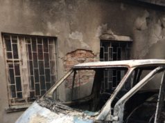 У Гостомелі вогнеборці рятували мікроавтобус