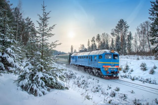 Укрзалізниця призначила 7 додаткових поїздів до Різдвяних свят