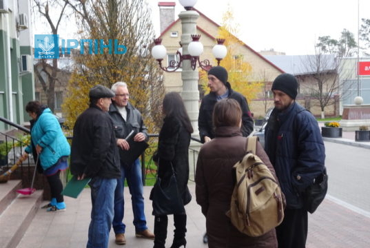 Позачергову сесію ІМР, на якій мали прийняти відставку секретаря ради Юрія Денисенка, відмінили вайбер-повідомленням