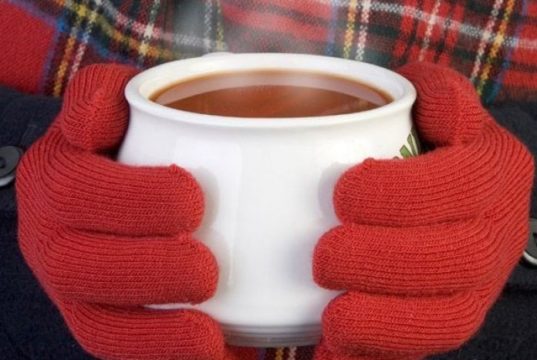 Гарячий чай, тепло й турбота: у Бучі відкрили пункти обігріву