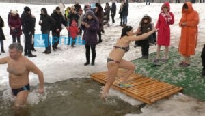 Водохреще: як благодатну купель у Бучі та в Гостомелі приймали