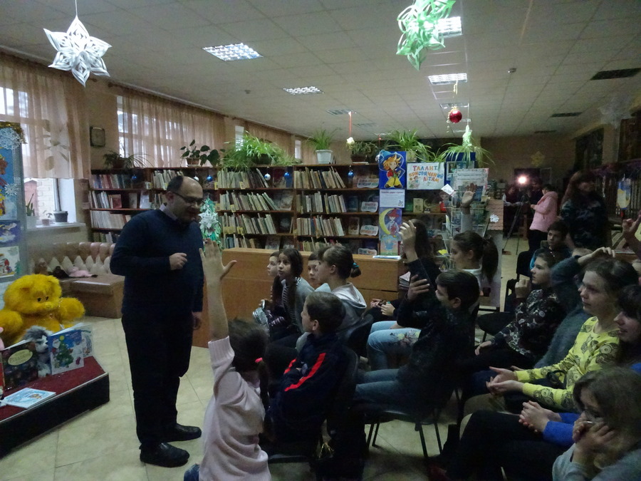 “На синім небі зіронька стала”: в Ірпінській дитячій бібліотеці співали колядки
