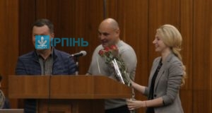 “Новоспеченим” депутатам Ірпінської міської ради вручили заповітні “ксиви”