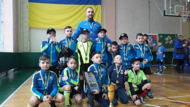 Юні ірпінські футболісти здобули у Києві срібний кубок та медалi