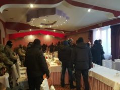 В Ірпені поліція провела профілактичні бесіди з озброєними особами у розважальному закладі