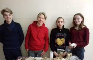 Юні підприємці: ворзельські учні продавали солодощі, щоб здійснити свою маленьку мрію Юні підприємці: ворзельські учні продавали солодощі, щоб здійснити свою маленьку мрію