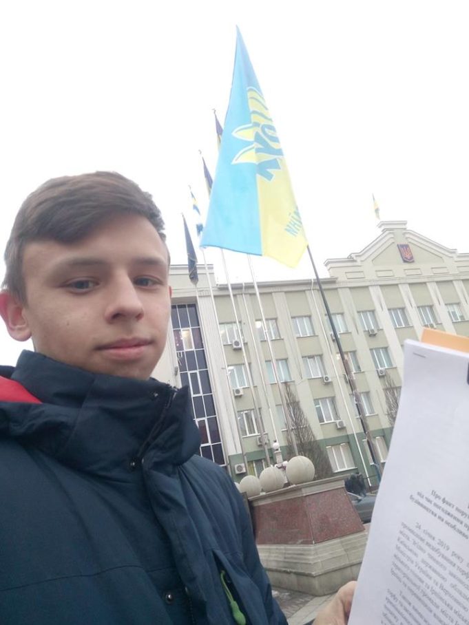 В Ірпені напали на молодого активіста Артема Левківського