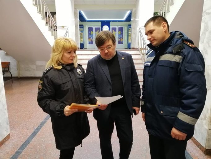 Пожежники перевіряють виборчі дільниці в Ірпені та регіоні