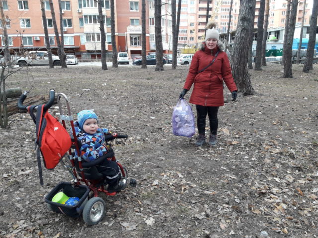 Жителі Ірпеня навели порядок у сквері по вул. Лісовій (фоторепортаж)