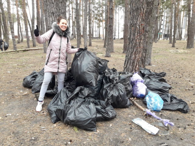 Жителі Ірпеня навели порядок у сквері по вул. Лісовій (фоторепортаж)