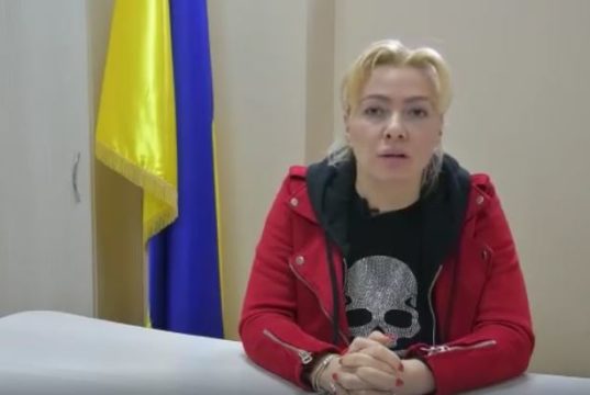 Вагітну директорку ірпінського стадіону звільнили за відмову агітувати за Порошенка