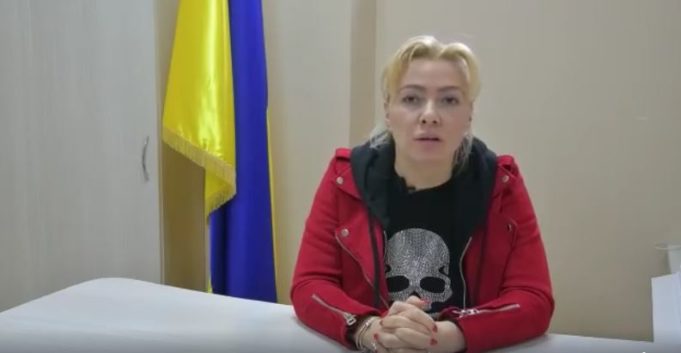 Вагітну директорку ірпінського стадіону звільнили за відмову агітувати за Порошенка Вагітну директорку ірпінського стадіону звільнили за відмову агітувати за Порошенка