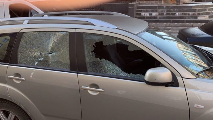 Активісту Володимиру Позиничу в Ірпені пошкодили автомобіль за виступи проти «Сарафану» та забудовників, пов’язаних із Карплюком Активісту Володимиру Позиничу в Ірпені пошкодили автомобіль за виступи проти «Сарафану» та забудовників, пов’язаних із Карплюком