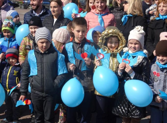 Особливі діти потребують соціалізації: в Ірпені пройшла акція, щоб привернути увагу до проблем аутизму Особливі діти потребують соціалізації: в Ірпені пройшла соціальна акція, щоб привернути увагу до проблем аутизму