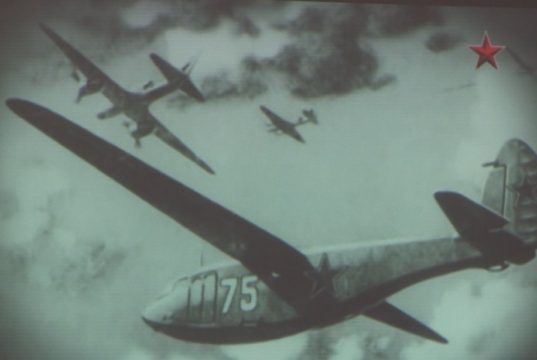 Віддати серце авіації: молодь зустрілася з військовим льотчиком Михайлом Чмиховим та переглянула фільм про конструктора Олега Антонова