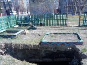 Обвал дитячого майданчика на місці колишньої вигрібної ями у Гостомелі