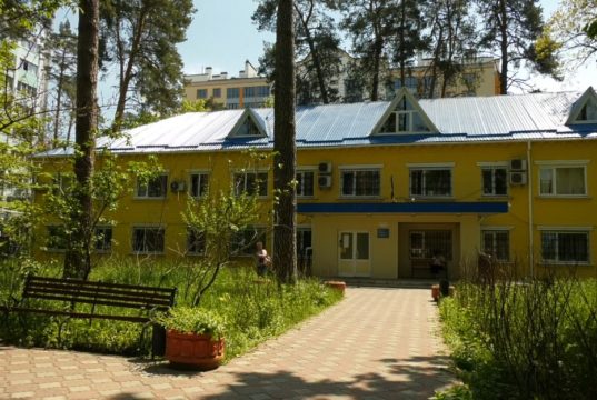Ділянка у Нацпарку “Голосіївський”, яку хочуть забудувати, залишається під арештом