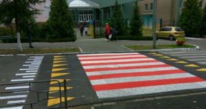 Приборкати “шумахерів”: громада вимагає від ірпінської влади облаштувати підвищені пішохідні переходи