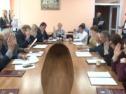 Кошторисний пасьянс: в Ірпені “стихійному” засіданні виконкому говорили про амфітеатр та хол школи №17
