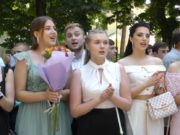 Сходинка на життєвій ниві: у фіскальному університеті вручали дипломи бакалавра