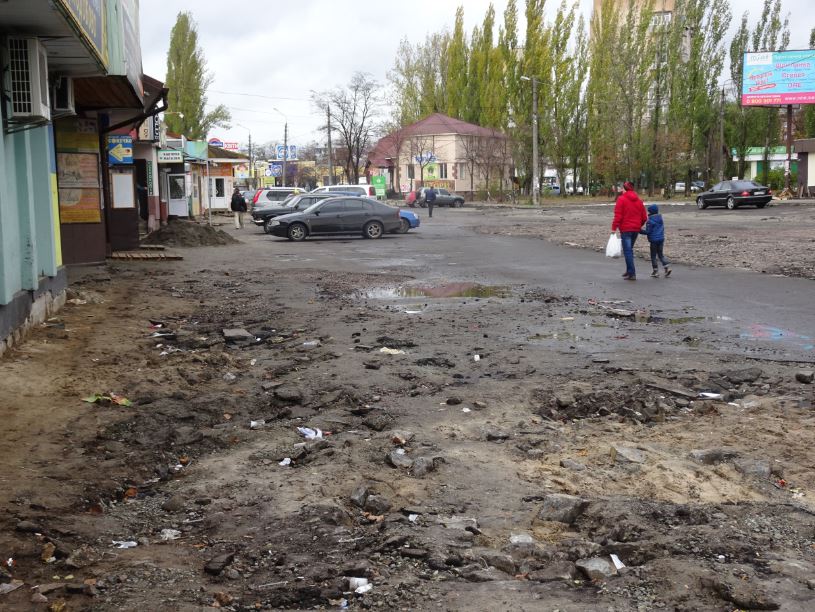 В Ірпені фура зачепила легковика: наслідки недолугої реконструкції площі Антонова?