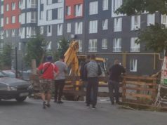 В Ірпені тітушки заблокували мешканців «Затишного», щоб не заважали облаштовувати проїзд до будинку Оверка?
