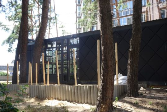 Тераса у парку імені Стельмаха — нова гаряча точка в Ірпені
