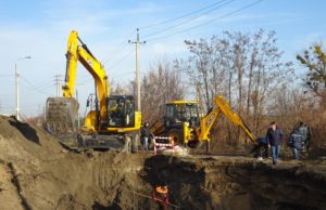 У Бучі водоканал ліквідовує наслідки великої аварії на каналізаційному колекторі