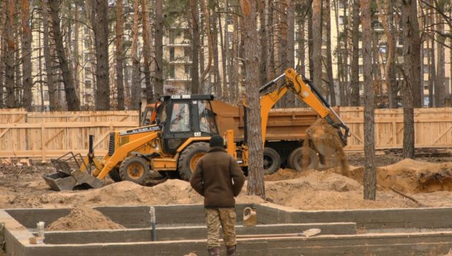 Щупальця Карплюка: ТОВ «Споруда» у Бучі звело незаконні будівлі в парковій зоні