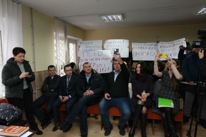 “Група підтримки” на вимогу Карплюка в суді (СПИСОК)