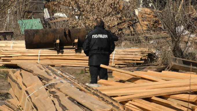 Ірпінські сосни – у Гостомелі: поліція підтвердила факт незаконного перевезення деревини зі знищеної зеленої зони Ірпінські сосни – у Гостомелі: поліція підтвердила факт незаконного перевезення деревини зі знищеної зеленої зони