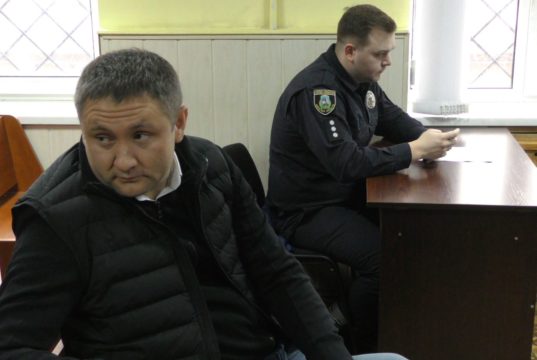 Щербина – на судовій лаві: медійника Карплюка обвинувачують у перешкоджанні обшуку