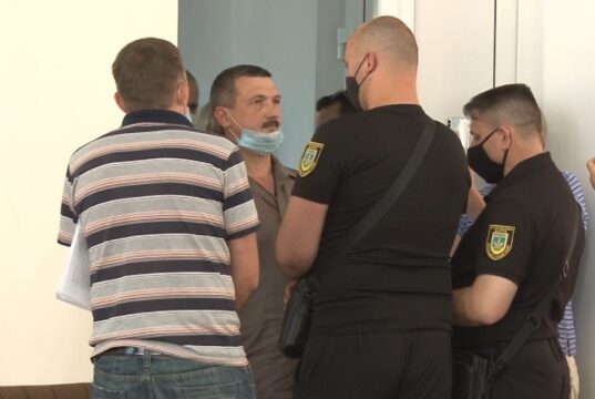 «Червоне світло» для Ігоря Домбровського: карплюківські «гопники у погонах» не пустили на сесію депутата облради