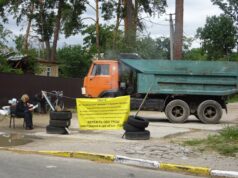 Громада Ірпеня проти «Нових метрів» по вулиці Павленка: пікетувальника таранили вантажівкою