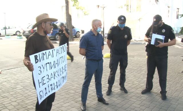 Перекрита дорога в Ірпені: громада протестує проти бездіяльності поліції