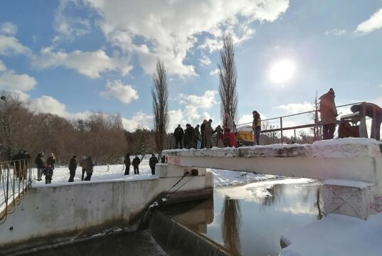 Запобігти екологічній катастрофі в Ірпені: на шлюзі річки відновили зимовий рівень води