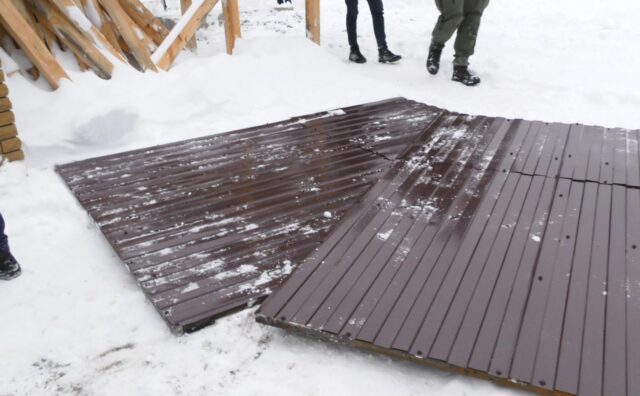 В Ірпені на ЖК «Ютландія-2» тітушки нападають на людей, які протестують проти незаконної забудови