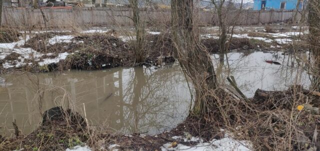 В Ірпені через будівництво ЖК «Синергія сіті» підтоплює садиби приватного сектора